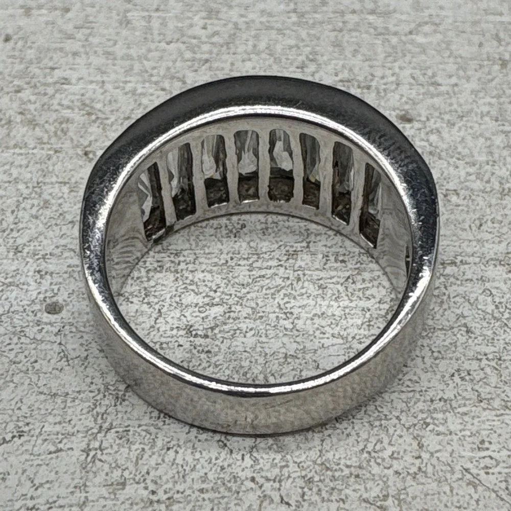 Unbranded sterling silver
